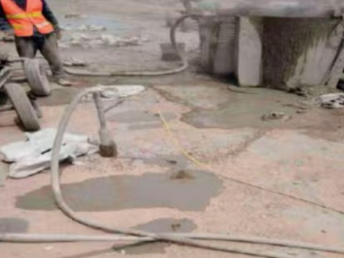 龙山水泥混凝土路面板底注浆技术 路面脱空注浆整治方案